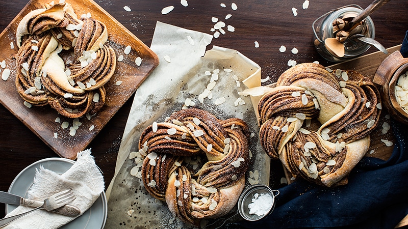 Example of using black cards in food photography